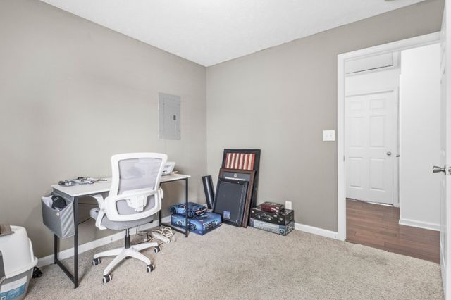 557 Oakmont Dr, Clarksville, TN 37042