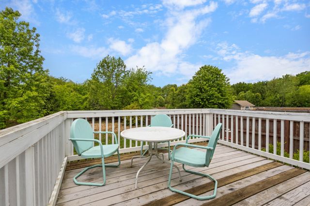 557 Oakmont Dr, Clarksville, TN 37042