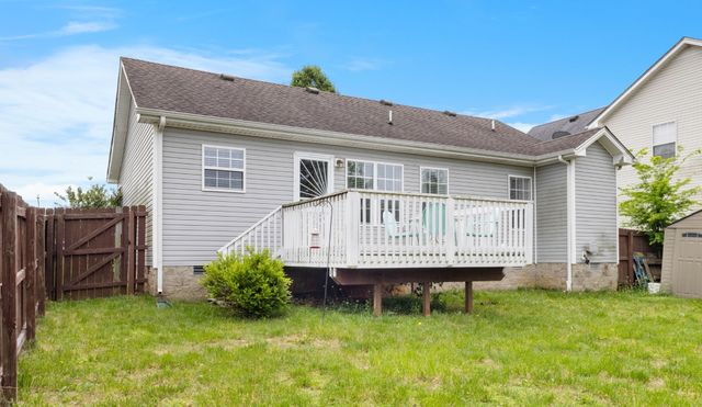 557 Oakmont Dr, Clarksville, TN 37042