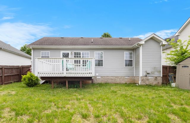 557 Oakmont Dr, Clarksville, TN 37042
