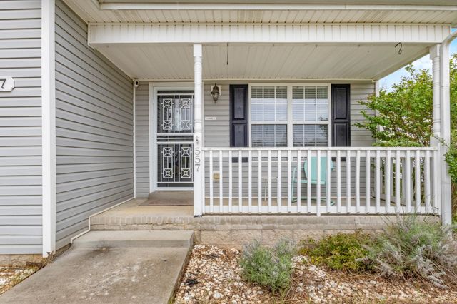 557 Oakmont Dr, Clarksville, TN 37042