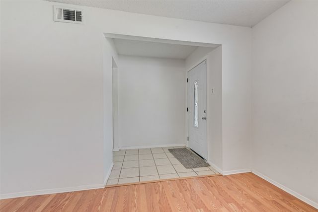 333 Lena Lane, Burleson, TX 76028