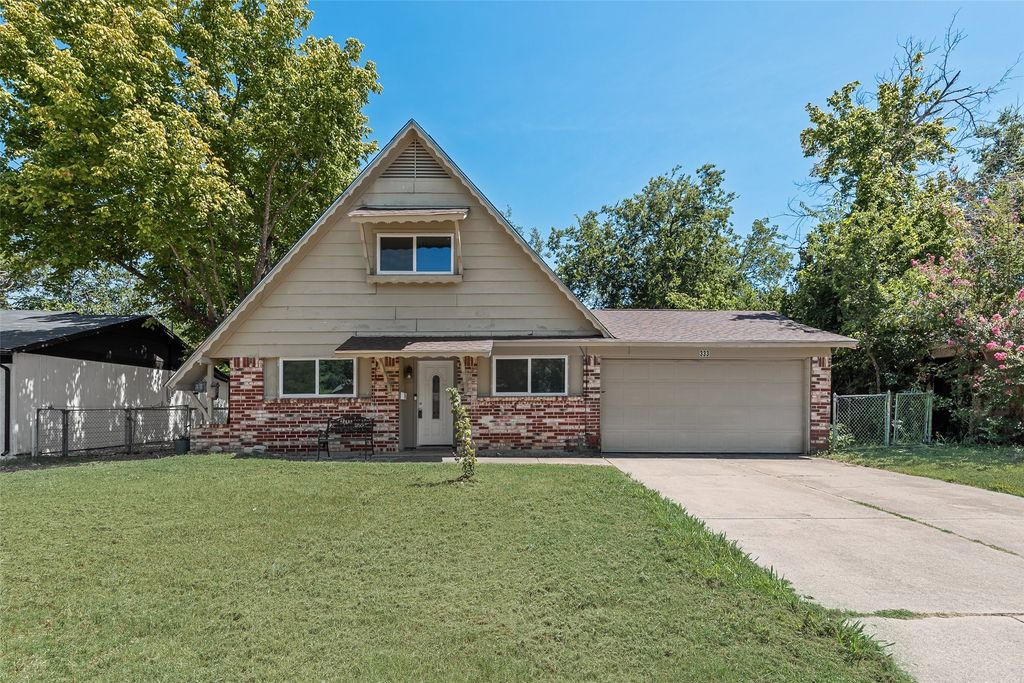 333 Lena Lane, Burleson, TX 76028