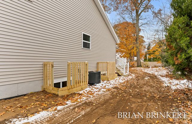 6687 Shari Drive, Whitehall, MI 49461