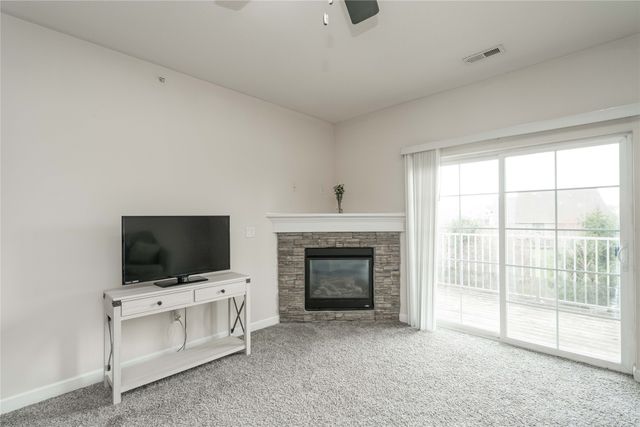 8350 Ep True Parkway 2208, West Des Moines, IA 50266