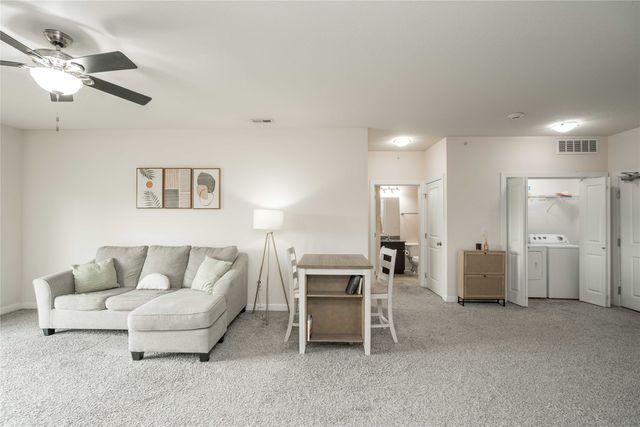 8350 Ep True Parkway 2208, West Des Moines, IA 50266