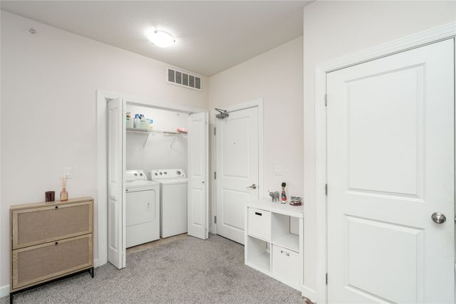 8350 Ep True Parkway 2208, West Des Moines, IA 50266