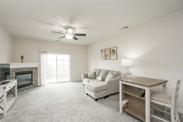 8350 Ep True Parkway 2208, West Des Moines, IA 50266