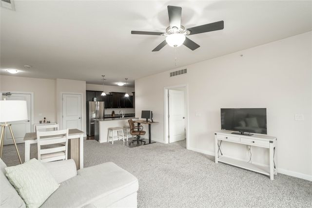 8350 Ep True Parkway 2208, West Des Moines, IA 50266