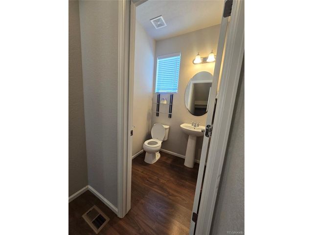 15701 Bolling Dr, Denver, CO 80239