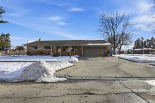 31467 Wellston Drive, Warren, MI 48093
