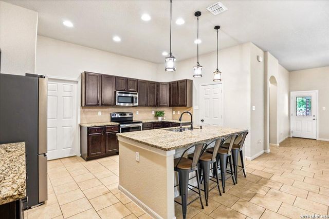 1807 Buffalo Wolf, San Antonio, TX 78245