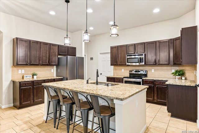 1807 Buffalo Wolf, San Antonio, TX 78245