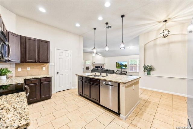 1807 Buffalo Wolf, San Antonio, TX 78245