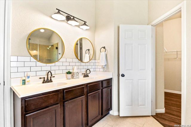 1807 Buffalo Wolf, San Antonio, TX 78245