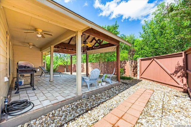 1807 Buffalo Wolf, San Antonio, TX 78245