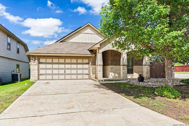 1807 Buffalo Wolf, San Antonio, TX 78245