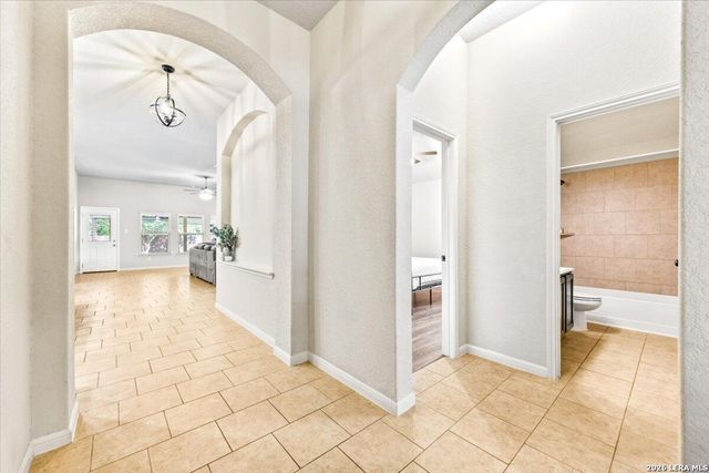 1807 Buffalo Wolf, San Antonio, TX 78245
