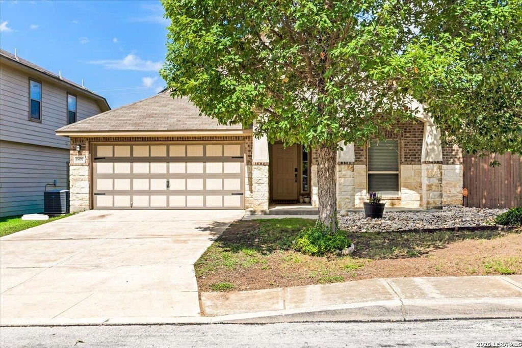 1807 Buffalo Wolf, San Antonio, TX 78245