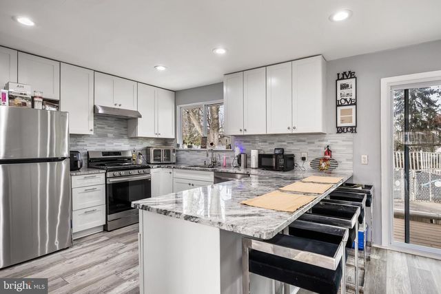 51 SUBURBAN BLVD, Delran, NJ 08075