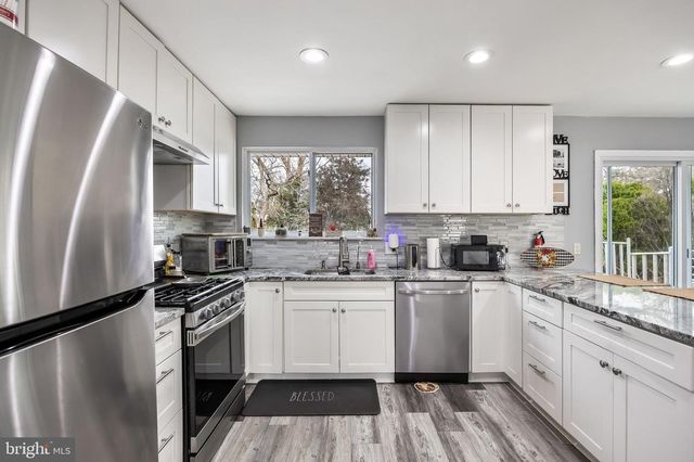 51 SUBURBAN BLVD, Delran, NJ 08075