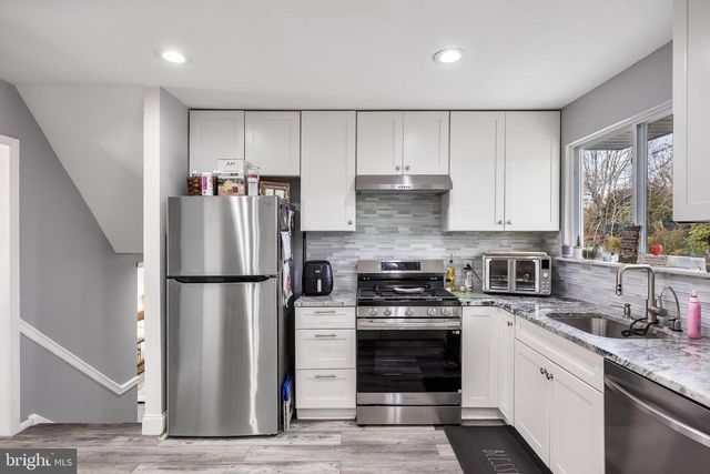 51 SUBURBAN BLVD, Delran, NJ 08075