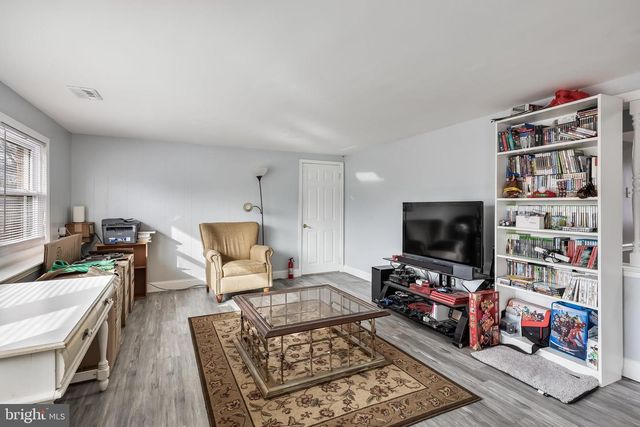 51 SUBURBAN BLVD, Delran, NJ 08075