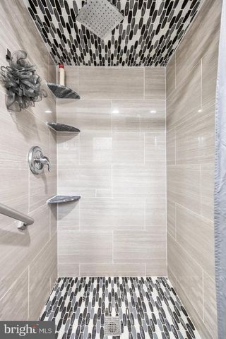 51 SUBURBAN BLVD, Delran, NJ 08075