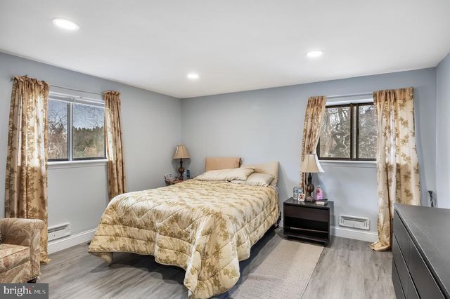 51 SUBURBAN BLVD, Delran, NJ 08075