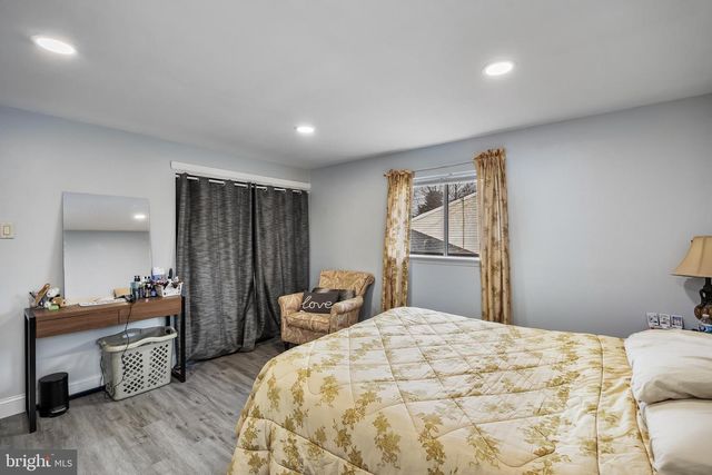 51 SUBURBAN BLVD, Delran, NJ 08075