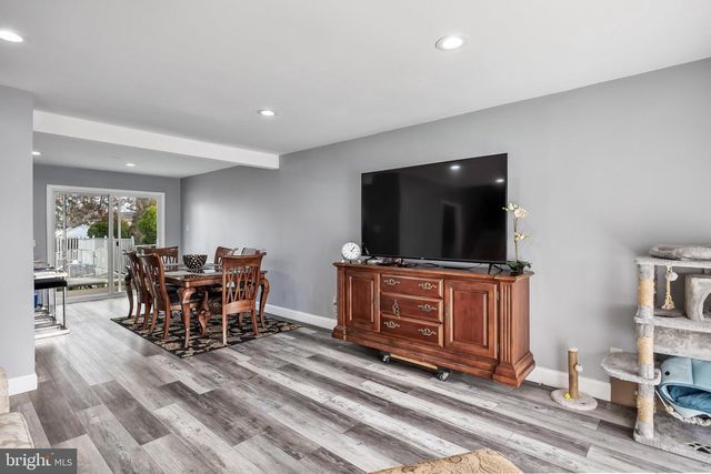 51 SUBURBAN BLVD, Delran, NJ 08075