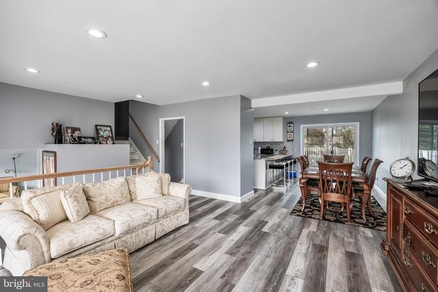 51 SUBURBAN BLVD, Delran, NJ 08075