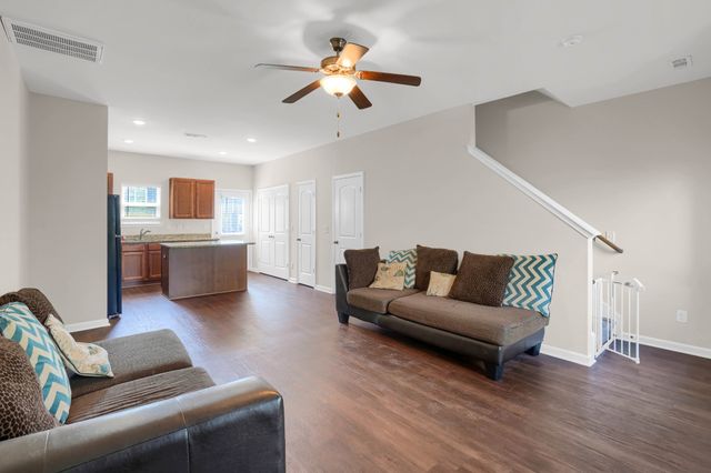 151 Ofner Dr, La Vergne, TN 37086