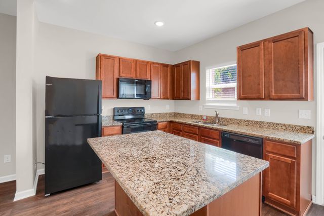 151 Ofner Dr, La Vergne, TN 37086