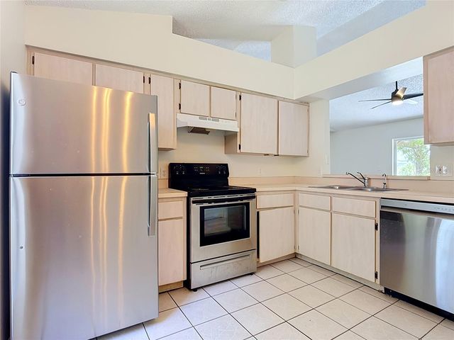 210 ROBBINS REST CIRCLE, Davenport, FL 33896
