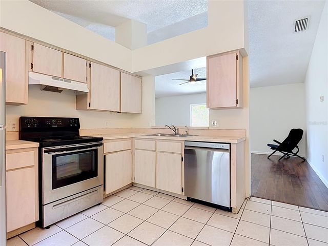 210 ROBBINS REST CIRCLE, Davenport, FL 33896