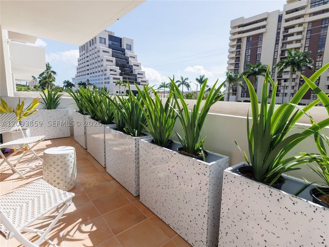 625 Biltmore Way 203, Coral Gables, FL 33134
