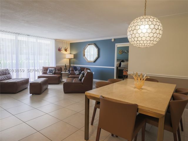 625 Biltmore Way 203, Coral Gables, FL 33134