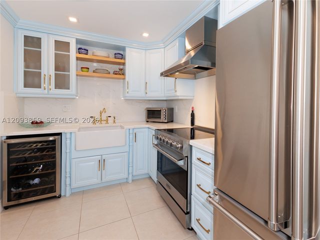 625 Biltmore Way 203, Coral Gables, FL 33134