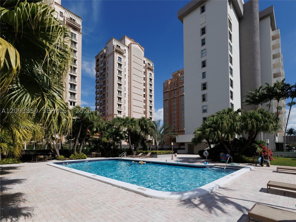 625 Biltmore Way 203, Coral Gables, FL 33134