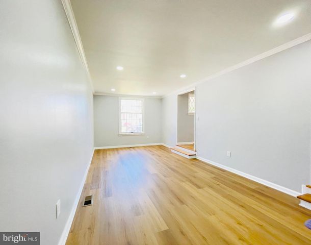 54 SARATOGA RD, Stratford, NJ 08084