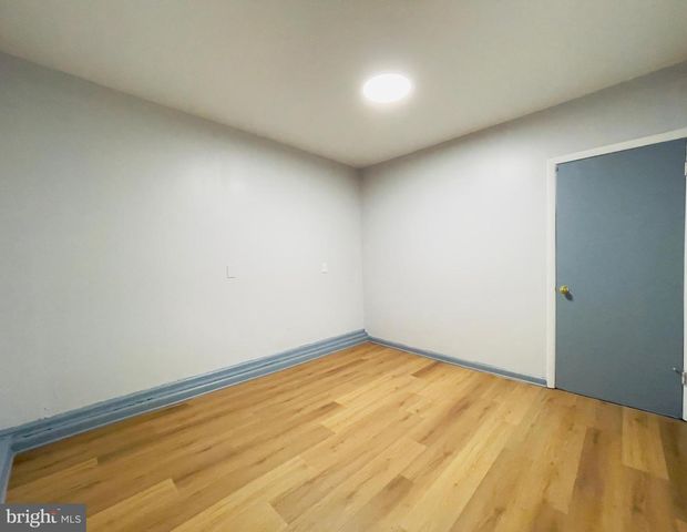 54 SARATOGA RD, Stratford, NJ 08084