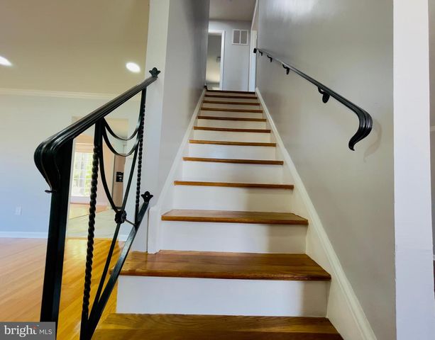 54 SARATOGA RD, Stratford, NJ 08084