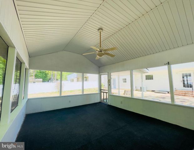 54 SARATOGA RD, Stratford, NJ 08084