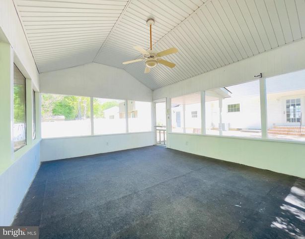 54 SARATOGA RD, Stratford, NJ 08084