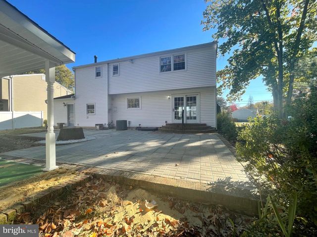 54 SARATOGA RD, Stratford, NJ 08084