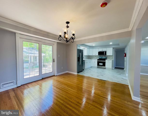 54 SARATOGA RD, Stratford, NJ 08084