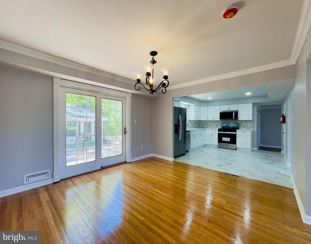 54 SARATOGA RD, Stratford, NJ 08084