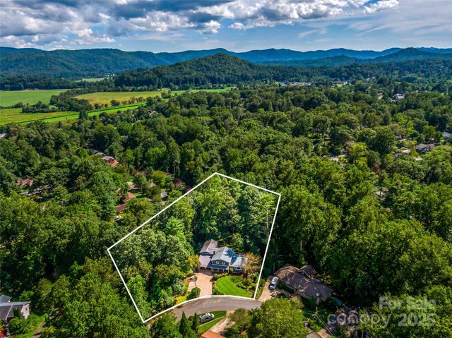 135 Dogwood Drive, Brevard, NC 28712