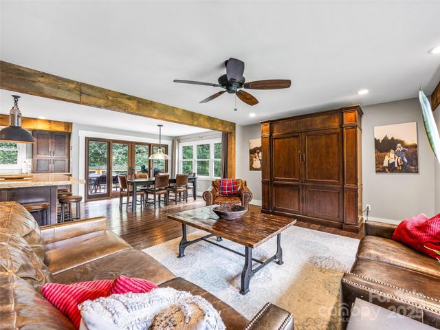 135 Dogwood Drive, Brevard, NC 28712